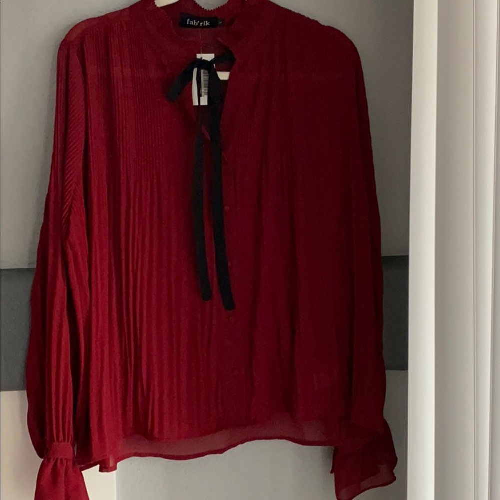 ✨NWT✨ FAB’RIK Oxblood Black Tie Top Bell Sleeves